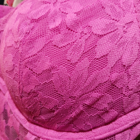 PINK Victoria's Secret Fuchsia Lace Bra - Picture 3 of 6